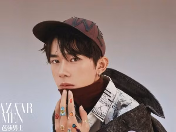 Dịch Dương Thiên Tỉ (TFBOYS) trải qua sinh nhật tuổi 18 ngọt ngào bên hai anh