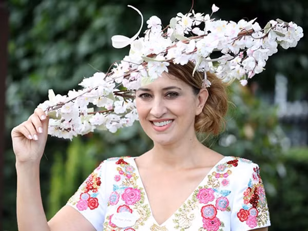 Anh: Muôn kiểu mũ độc, lạ của các quý cô tại Lễ hội đua ngựa Royal Ascot