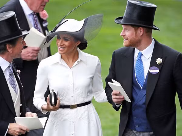 Ai trả tiền cho tủ đồ triệu đô của Meghan Markle?