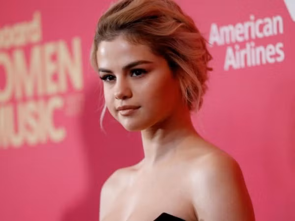 Selena Gomez nghĩ gì về việc Justin Bieber đính hôn?