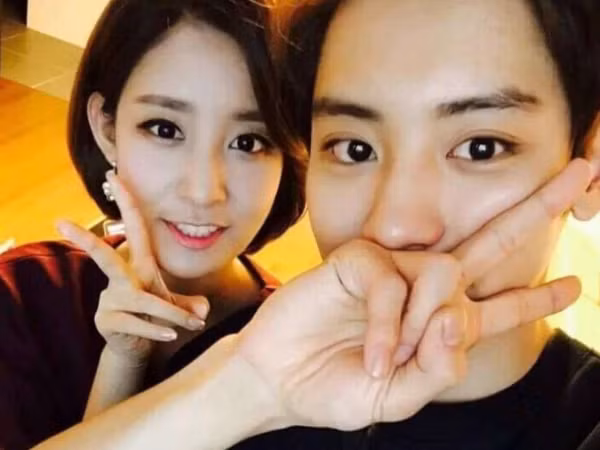 Chị gái Chanyeol (EXO) sẽ kết hôn với một phóng viên đồng nghiệp mùa thu tới