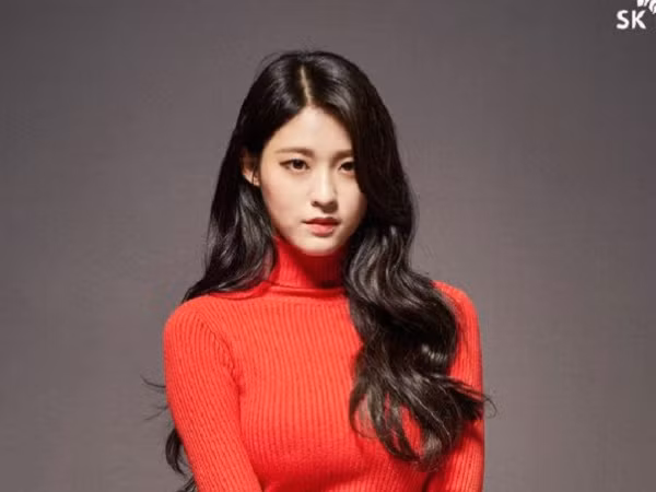 Thương cho Seolhyun, tự dưng gặp hạn vì bị giải thưởng AAA rơi trúng đầu