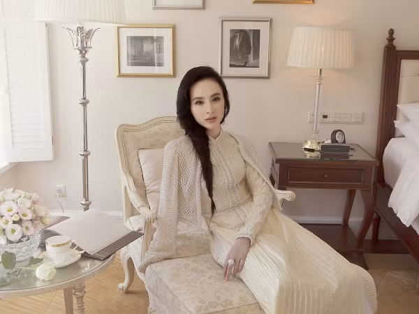 Angela Phương Trinh xinh đẹp đài các như tiểu thư trong tà áo dài “Coco yêu dấu”