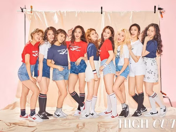 Không thể tin nổi, bài hit sôi động Bboom Bboom của Momoland được phát trong đám tang
