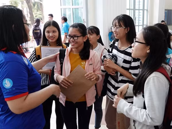 Vừa trúng tuyển đã xin chuyển ngành học!