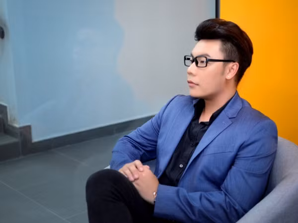 Hamlet Trương lần đầu trở thành thầy giáo để hướng dẫn về kỹ năng đọc sách