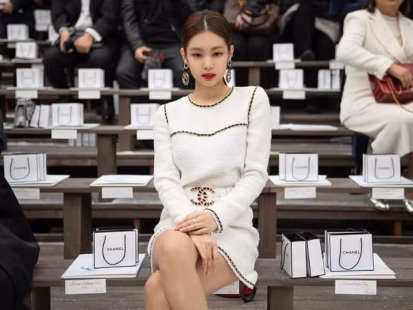 Jennie (BLACKPINK) trở thành Đại sứ Chanel nhưng vẫn bị nhiều cư dân mạng "ném đá"