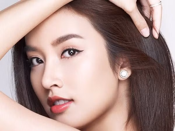 Mỹ nhân chuyển giới Nong Poy sẽ quay trở lại Việt Nam sau 5 năm
