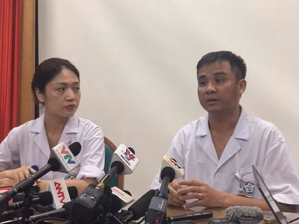 Vụ cháy tại nhà máy Rạng Đông: Ai nên đi xét nghiệm nguy cơ nhiễm độc thuỷ ngân?