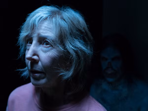 Dù bị chê bai, "Insidious 4" vẫn đứng đầu doanh thu của cả series phim và sẽ có phần 5