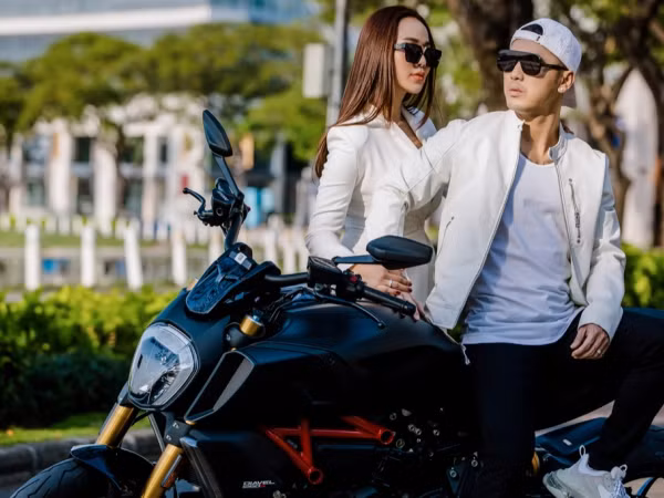 Ưng Hoàng Phúc bất ngờ tái hợp cùng "ông bầu" Quang Huy trong dự án mới 