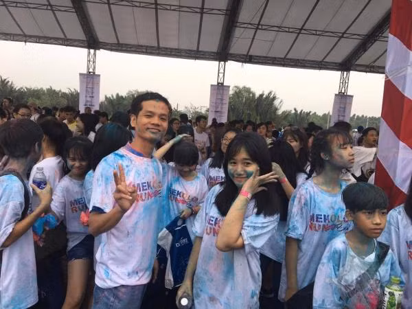 Hàng ngàn sinh viên đại học TP.HCM tham gia đường chạy sắc màu