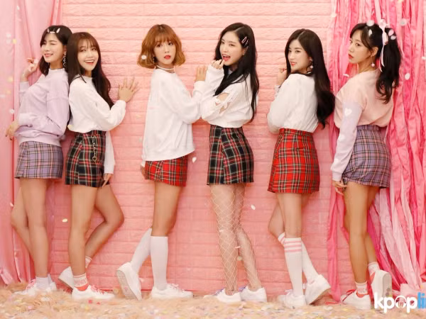 Ngạc nhiên khi biết các cô gái Apink thường buôn chuyện gì trong nhóm chat riêng