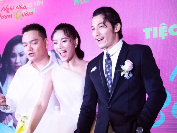 Liên Bỉnh Phát bất ngờ khoe giọng hát, đòi "cưới" Hoàng Yến Chibi trong buổi ra mắt phim mới
