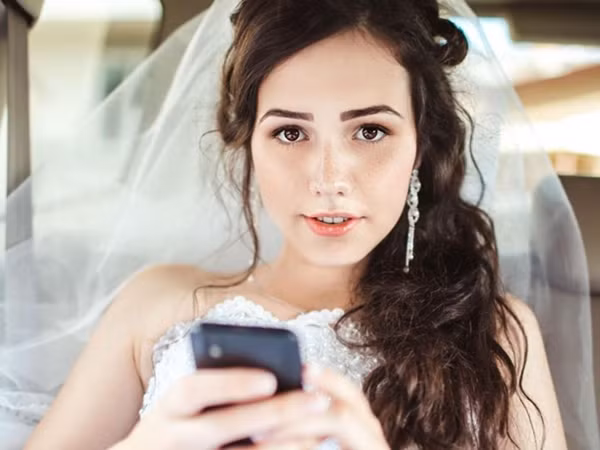 Cú “phản đòn” bất ngờ của cô gái bị bạn trai lừa dối khiến dân mạng hả hê