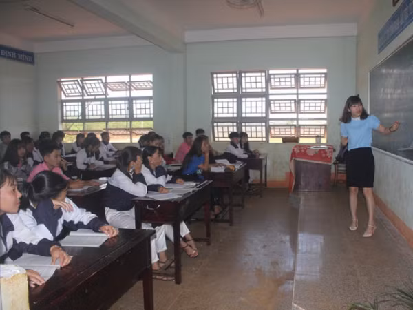 Gia Lai: Học sinh có quyền góp ý về... chuyên môn và tác phong của giáo viên