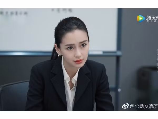 Angelababy xinh thì xinh, nhưng vẫn gây ngán ngẩm vì "chỉ biết trợn mắt" trong phim mới