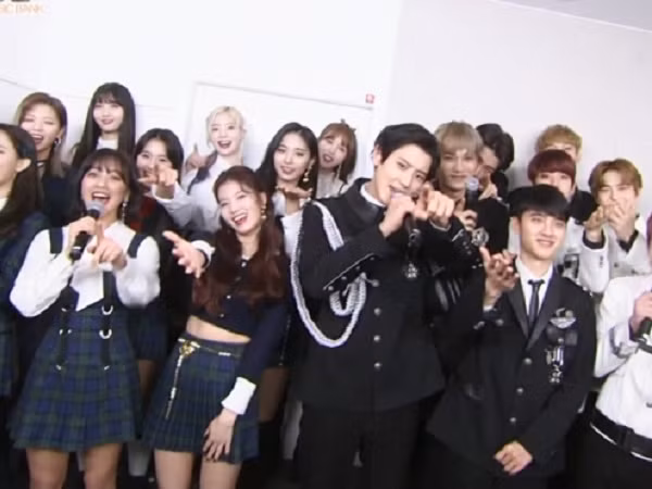 Khi EXO và TWICE đứng chung một khuôn hình, K-Pop sẽ có nhóm nhạc đẹp muốn xỉu