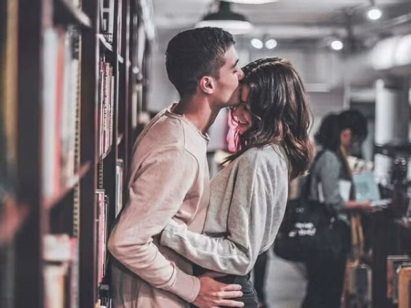 Cách để biến mình thành cô nàng trong mộng của 12 chòm sao nam