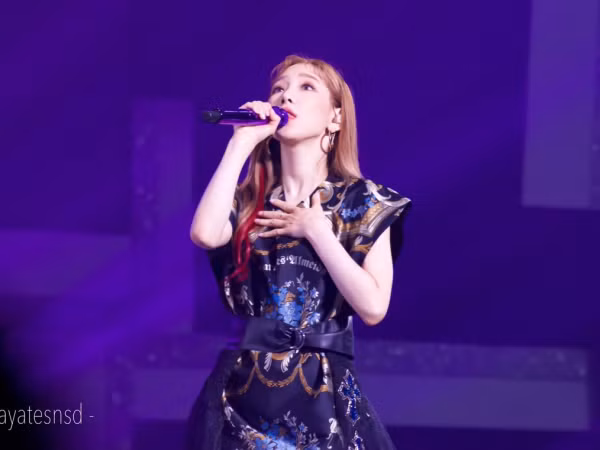 Đâu có ngờ Taeyeon đã gặp tai nạn suýt mất một chiếc răng trong concert của mình