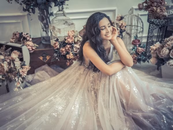Hậu "Miss World", Hoa hậu Tiểu Vy sẽ hóa thân thành nàng công chúa trong truyện cổ tích