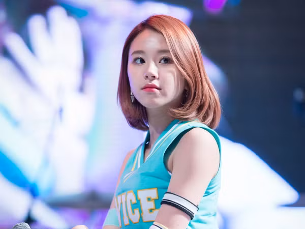 Với những lý do này, Chaeyoung (TWICE) xứng đáng là cô nàng “smol” nhất K-Pop