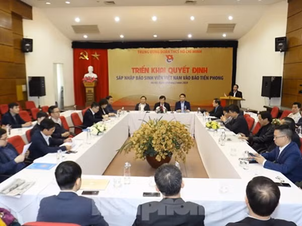 Sáp nhập báo Sinh Viên Việt Nam vào báo Tiền Phong