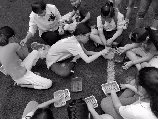 "Hãy để bóng tối soi sáng bạn" cùng dự án thiện nguyện MindLight Summer 