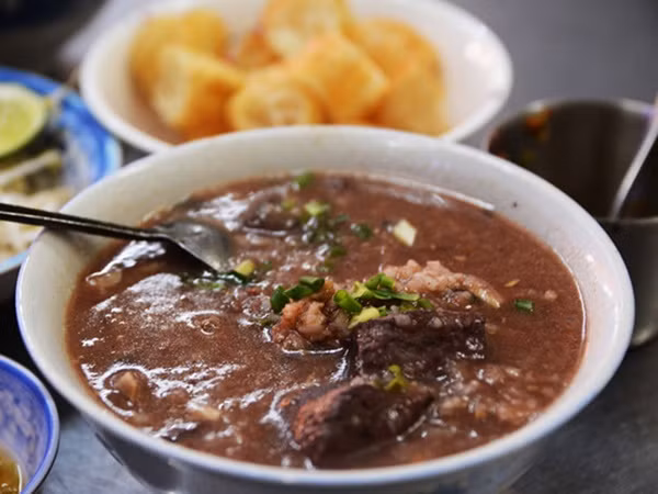 Cháo lòng đến 4 đời chủ gần cả thế kỷ "mê hoặc" người Sài Gòn