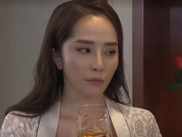 Bị anti-fans lôi cả bố mẹ ra chửi, Quỳnh Nga (Nhã - Về nhà đi con) phải lên tiếng trên Facebook