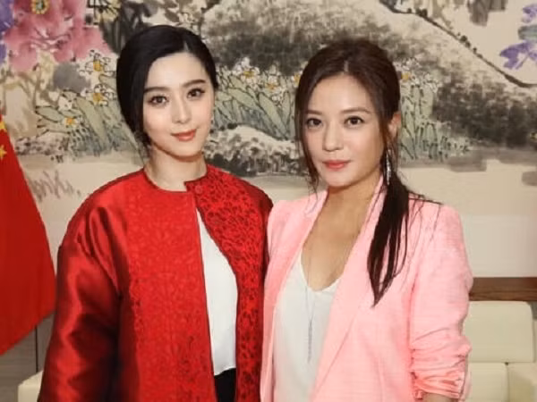 Cứ bị dìm hàng thế này, bảo sao chẳng ai muốn chụp ảnh cạnh Phạm Băng Băng