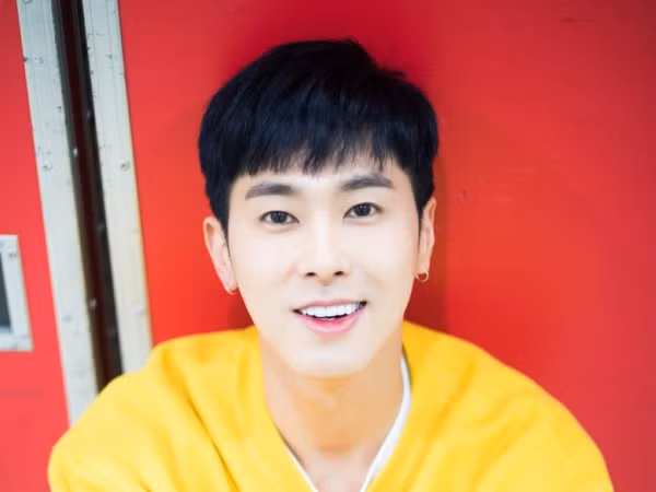 Có ai như Yunho (TVXQ), nói lời từ chối mà vẫn khiến fan hạnh phúc muốn xỉu