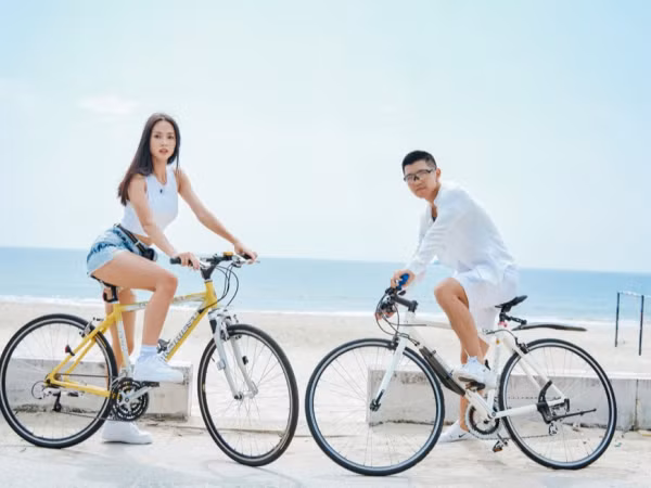 Cường Seven trở lại với âm nhạc, bị Vũ Ngọc Anh hớp hồn trong MV đầy sắc màu