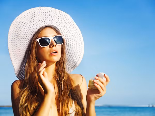 Cùng lên kế hoạch dưỡng da trên từng cây số trong chuyến du lịch mùa Hè