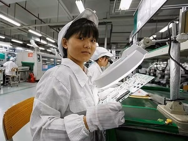 Học sinh Trung Quốc bị tuyển dụng chui, ép làm việc qua đêm cho Amazon
