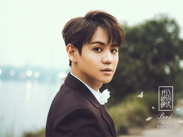 Yoseob (Highlight) nhất quyết không phát hành album với quá nhiều photocard nữa