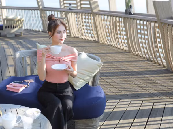 Hậu "Chạy đi chờ chi", Ninh Dương Lan Ngọc trở lại với hình ảnh nữ tính, ngọt ngào