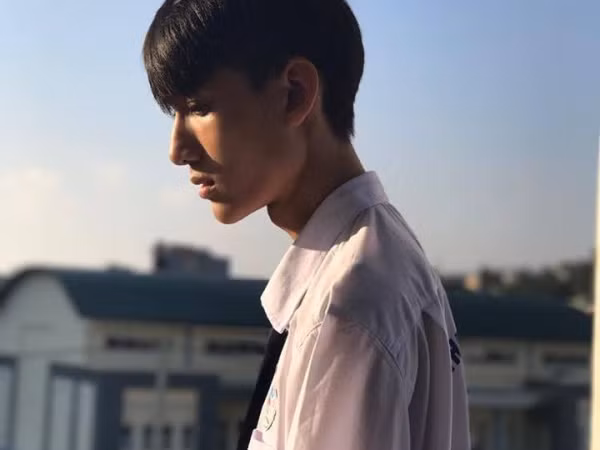 Đây chính là cậu bạn 2K đang gây sốt cộng đồng mạng, và tất nhiên, vì quá đẹp trai!