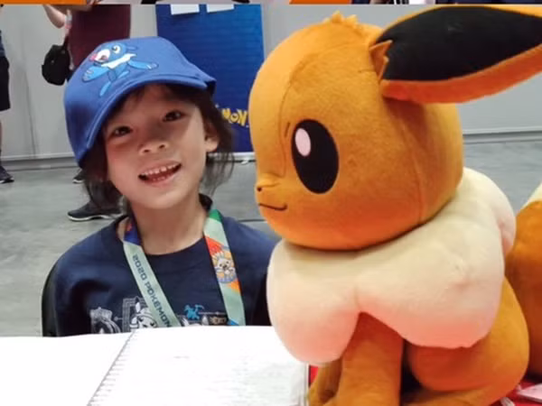 Giới eSports ngưỡng mộ cậu bé 7 tuổi đã vô địch giải đấu Pokemon thiếu niên