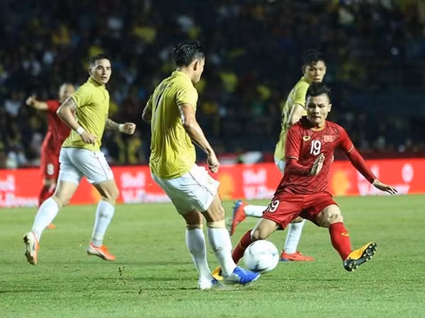 Fox Sports Asia: “Đội thắng ở trận đấu Thái Lan-Việt Nam sẽ thách thức UAE”