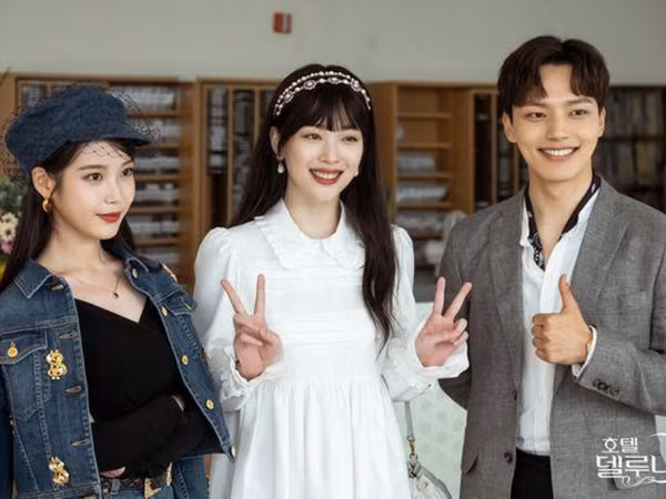 Hóa ra IU mời được Sulli tham gia “Hotel Del Luna” bằng một cách cực đơn giản