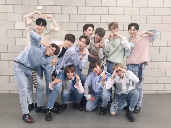 Hình ảnh cassette gây ám ảnh trong teaser comeback của "tân binh khủng long" Wanna One
