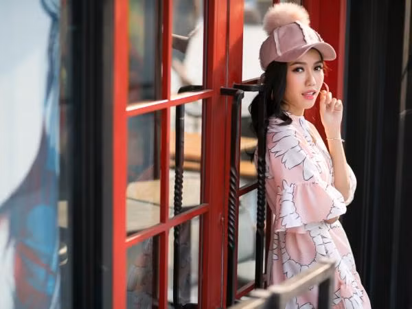 Diệu Nhi thả dáng trong loạt trang phục oversized đầy màu sắc