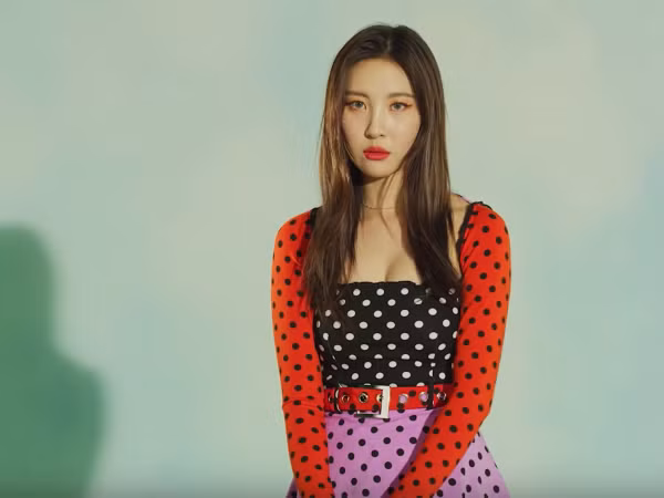 Ngạc nhiên chưa, Sunmi bị ném đá vì khen BTS có công mang nhạc Hàn đến Mỹ