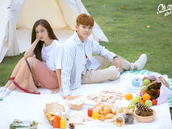 Jun Vũ hóa "cô gái nhà bên" hớp hồn Jun Phạm trong MV mới 