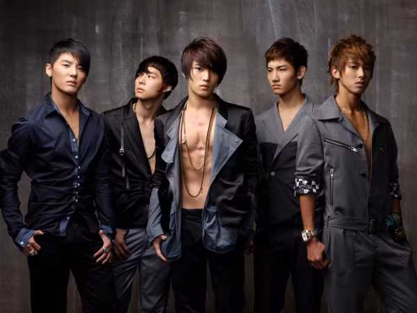 Thương TVXQ, chờ tận 15 năm mới có một MV đạt 50 triệu lượt xem
