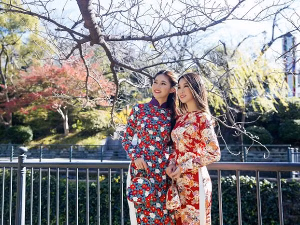 Hoa hậu Mỹ Linh cực xinh khi diện áo dài và kimono tại Nhật Bản