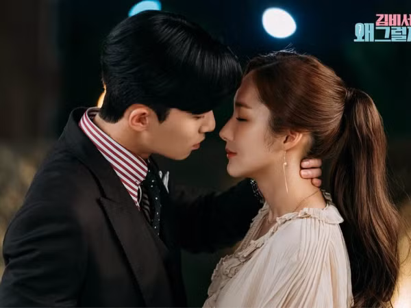 "Thư ký Kim": Bất ngờ chưa, thư ký Kim chủ động bày tỏ tình cảm với phó tổng Lee!
