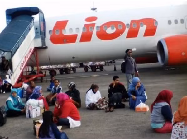 Lion Air tiếp tục gặp sự cố kỹ thuật, hàng chục hành khách yêu cầu được trở về phòng chờ