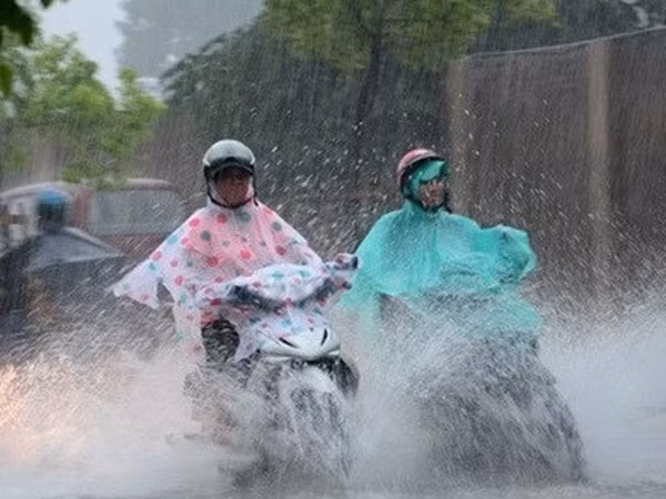 Ngày 26/11 học sinh TP.HCM và 2 tỉnh nghỉ học tránh bão số 9